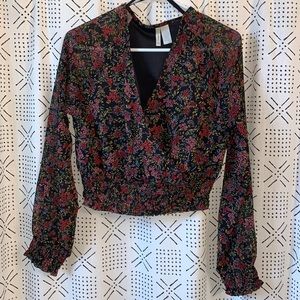 Floral top size Medium.